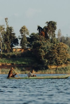 Canoe on a lake in the Ugandan landscape